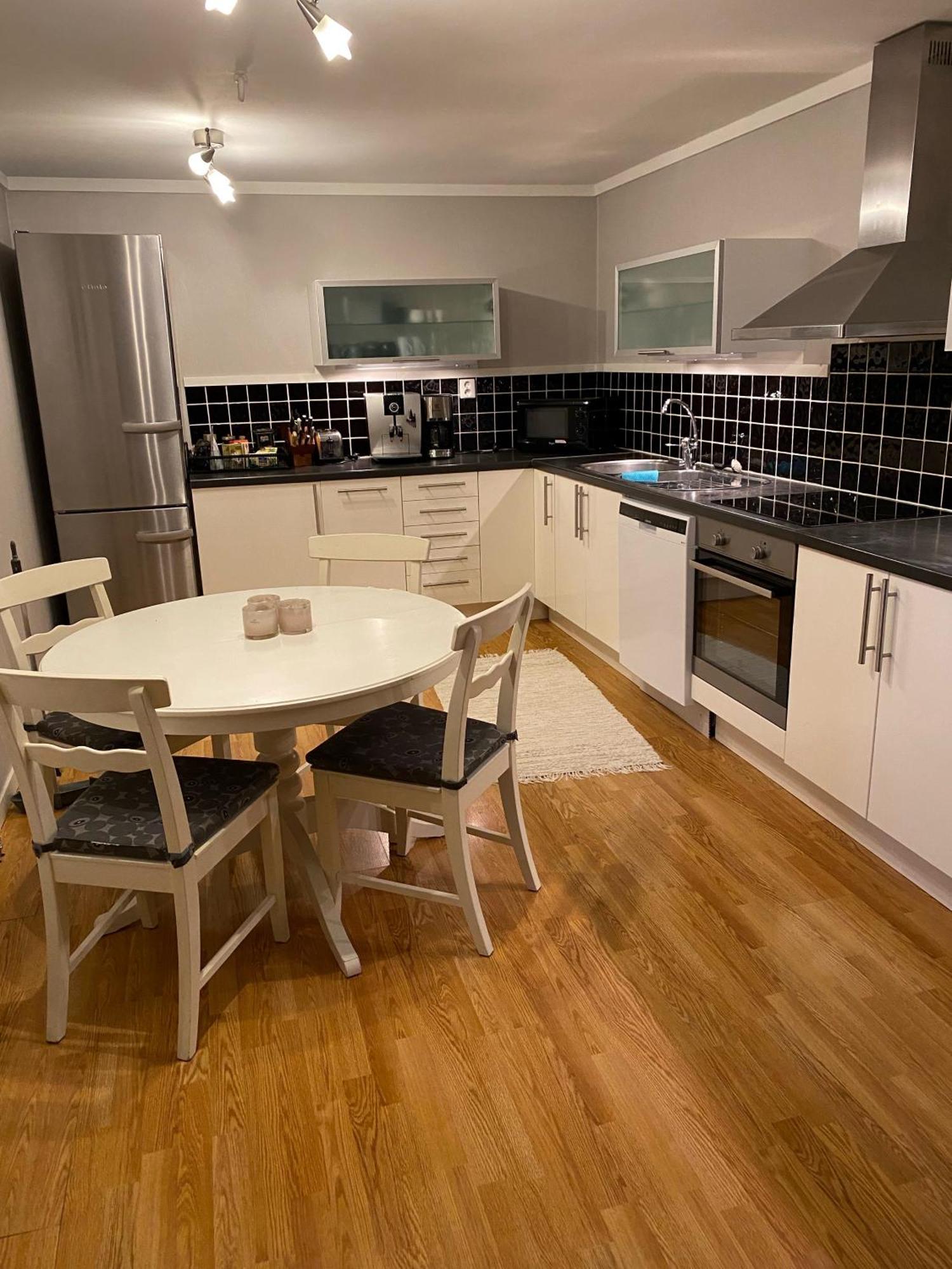 Oestravi Visby 2 Rok Stor Altan Apartment ภายนอก รูปภาพ